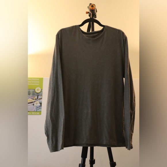 EUC Grey Cotton Banana Republic Long Sleeve Soft-Wash Tee Size L - Picture 4 of 6